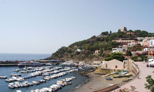 Zdjęcie WłOCHY / SYCYLIA / USTICA / Port