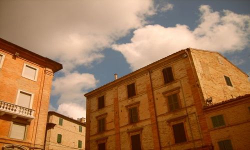 Zdjęcie WłOCHY / Marche / Macerata / Kamienice