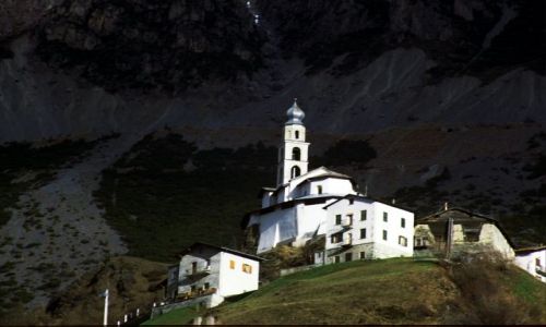 Zdjęcie WłOCHY / Isolacia / val di dentro / kościółek w górach