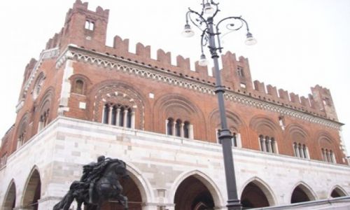 Zdjęcie WłOCHY / brak / Piacenza / Piazza Cavalli