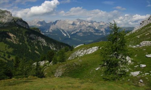 Zdjecie WłOCHY / . / Dolomity / Widok na masyw Catinacio