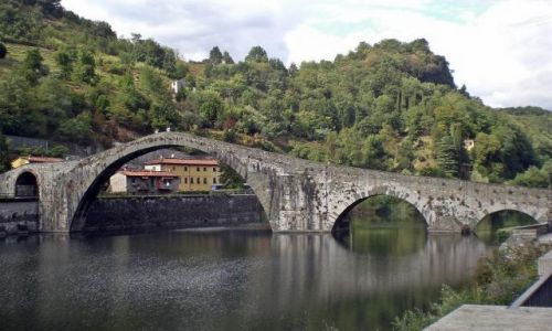 Zdjecie WOCHY / Toskania / Mozzano / Diabelski Most