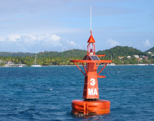 Zdjęcia: Przed Marigot Bay, St. Lucia, Torowa boja krawędziwa, WYSPY KARAIBSKIE Zdjęcia: Przed Marigot Bay, St. Lucia, Torowa boja krawędziwa, WYSPY KARAIBSKIE
