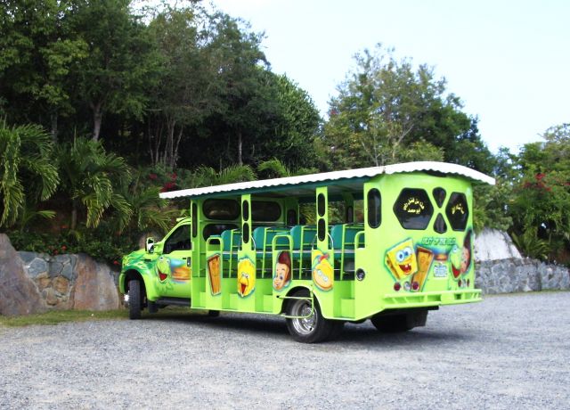 Zdjęcia: Tortola, Brytyjskie Wyspy Dziewicze, Wesoły autobus, WYSPY KARAIBSKIE Zdjęcia: Tortola, Brytyjskie Wyspy Dziewicze, Wesoły autobus, WYSPY KARAIBSKIE
