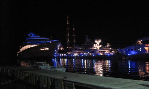 Zdjecie WYSPY KARAIBSKIE / US VI / St. Thomas ,Charlotte Amalie / Noc w porcie