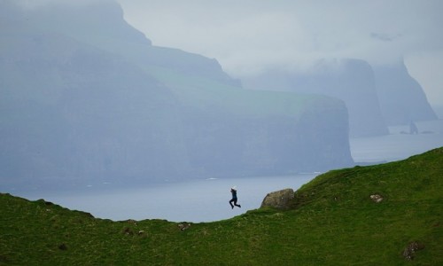 Zdjecie WYSPY OWCZE / Wyspa Kalsoy / Trøllanes / Skok