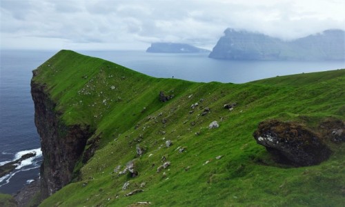Zdjcie WYSPY OWCZE / Wyspa Kalsoy / Trøllanes  / Cypel