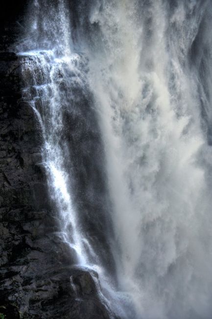 Zdjęcia: Victoria Falls, Zimbabwe, VicFalls - mały fragment Wielkiego wodospadu :), ZIMBABWE Zdjęcia: Victoria Falls, Zimbabwe, VicFalls - mały fragment Wielkiego wodospadu :), ZIMBABWE