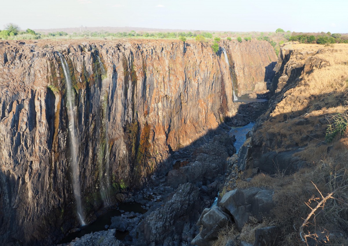 Zdjęcia: Wodospady Wiktorii, Pół. zachodnie Zimbabwe, Zakręcony kurek z wodą, ZIMBABWE Zdjęcia: Wodospady Wiktorii, Pół. zachodnie Zimbabwe, Zakręcony kurek z wodą, ZIMBABWE
