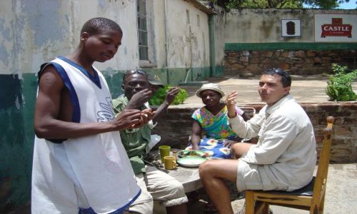 Zdjęcie ZIMBABWE / Mana Pools / bar przydrożny / Integracja, czyli U cioci Genowefy na imieninach 5