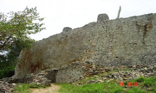 Zdjecie ZIMBABWE / Mashvingo / Great Zimbabwe (National Monument) / Mury obronne Great Zimbabwe