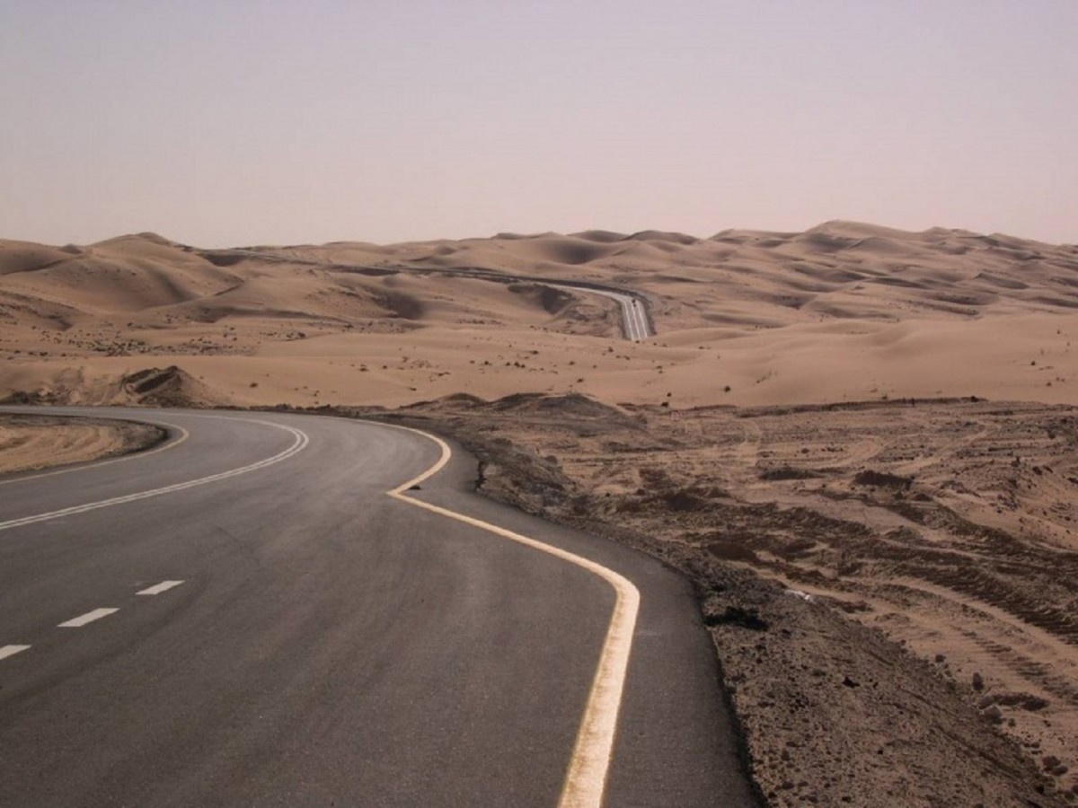 Zdjęcia: Liwa, Emirat Abu Zabi, Droga przez pustynie Bu Fallah, ZJEDNOCZONE EMIRATY ARABSKIE Zdjęcia: Liwa, Emirat Abu Zabi, Droga przez pustynie Bu Fallah, ZJEDNOCZONE EMIRATY ARABSKIE