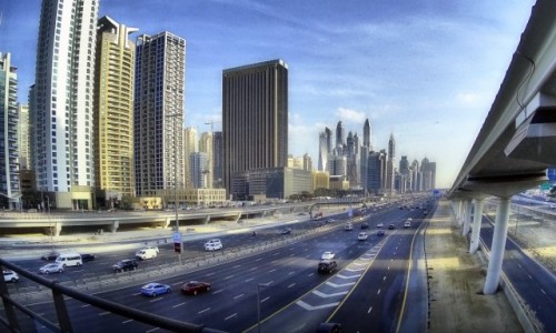 Zdjecie ZJEDNOCZONE EMIRATY ARABSKIE / - / Dubaj / Autostrada w Dubaju