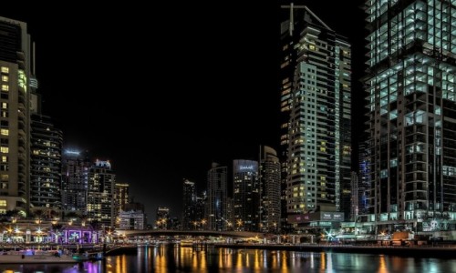 Zdjęcie ZJEDNOCZONE EMIRATY ARABSKIE / Dubaj / Marina / Dubaj nocą